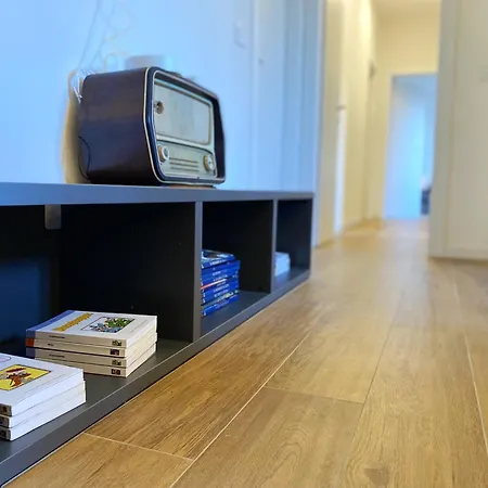 Urban Nest Red Carpet 3*