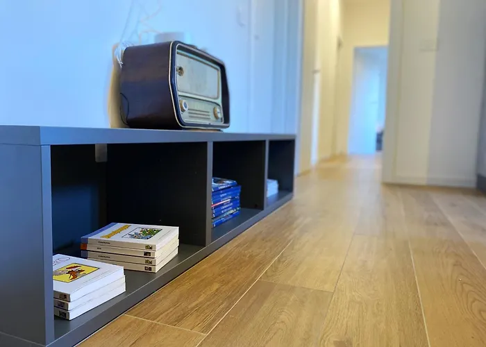 Urban Nest Red Carpet 3*