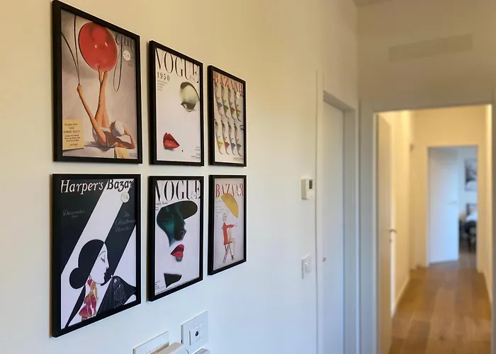 Urban Nest Red Carpet 3*