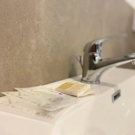 Urban Nest Red Carpet