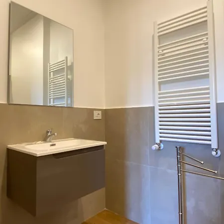 Urban Nest Red Carpet ゲストハウス ボローニャ