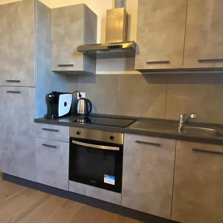 Urban Nest Red Carpet