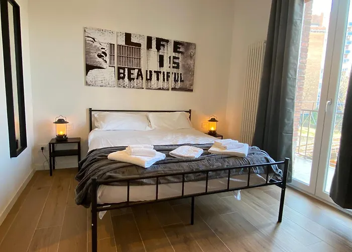 Urban Nest Red Carpet Guest house