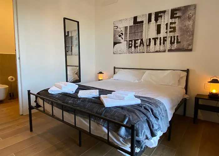 Guest house Urban Nest Red Carpet